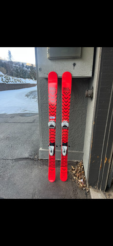 Black crows skis with - skis, attack
