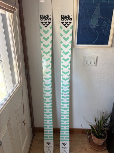 Black crows atris skis - black,